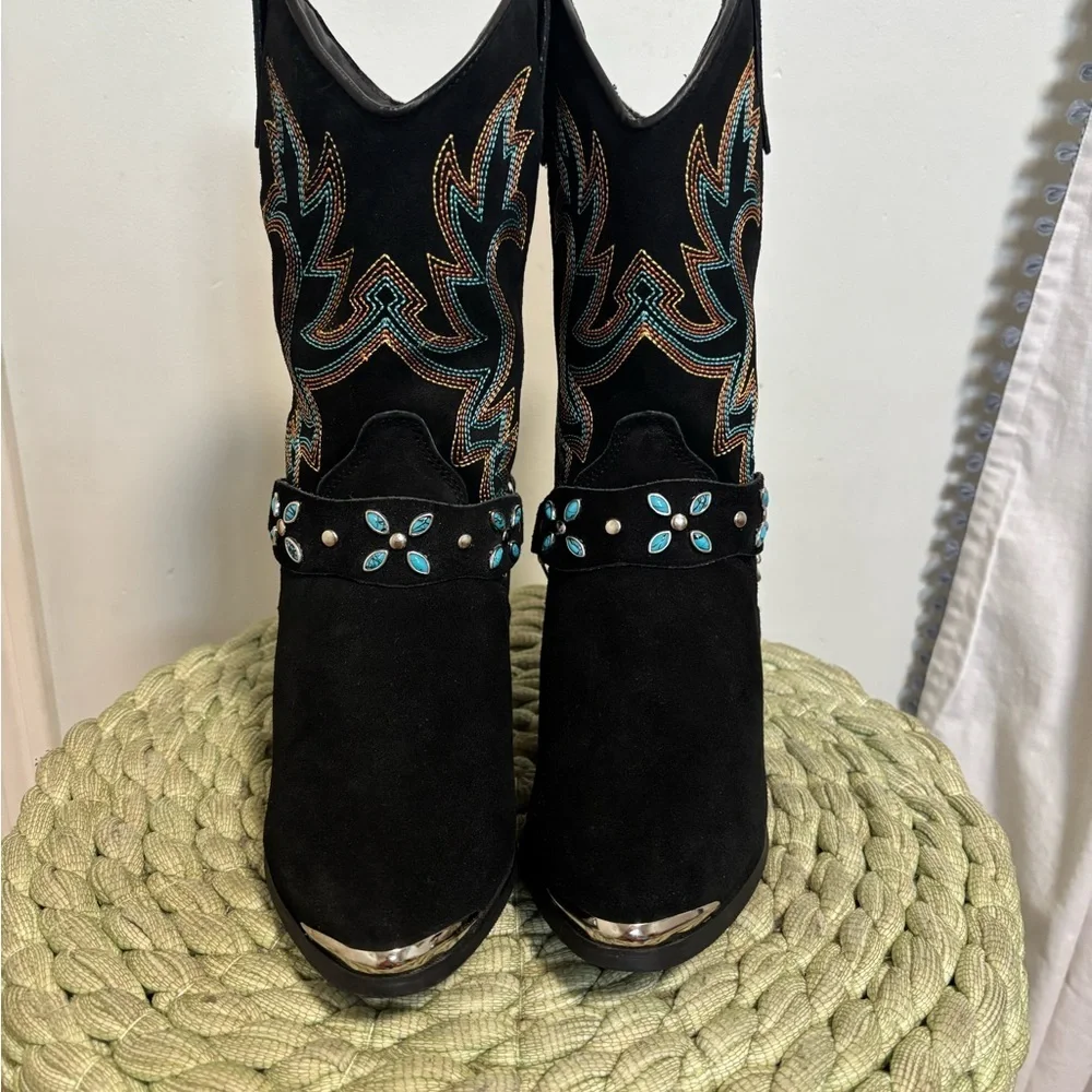 Dingo Victoria Harness Black Suede Turquoise Pull On Western Boots